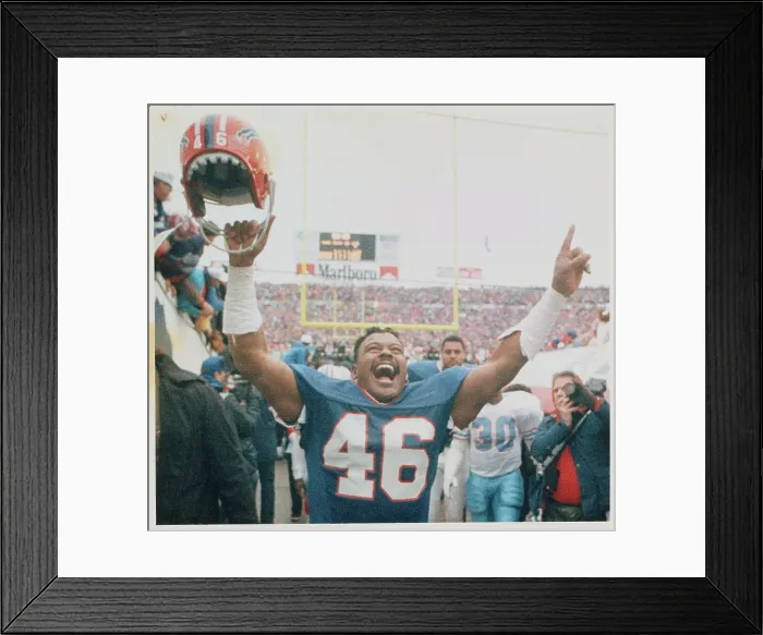 Framed Print : Leonard Smith Expressing Victory Framed Print : Leonard Smith Expressing Victory