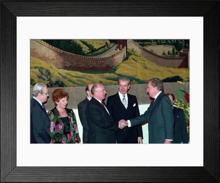 Framed Print : Mikhail Gorbachev and Richard Nixon Shaking Hands Framed Print : Mikhail Gorbachev and Richard Nixon Shaking Hands