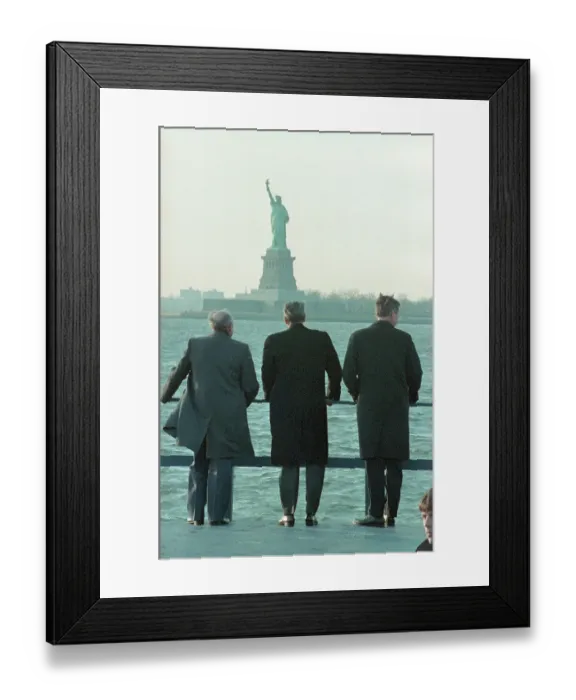 Framed Print : Political Leaders Looking at the Statue of Liberty Framed Print : Political Leaders Looking at the Statue of Liberty