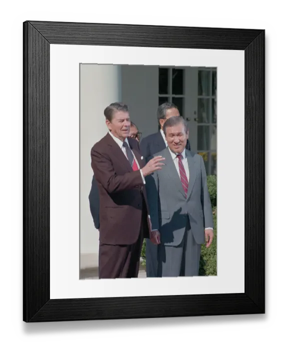 Framed Print : Ronald Reagan with Roh Tae-Woo Framed Print : Ronald Reagan with Roh Tae-Woo