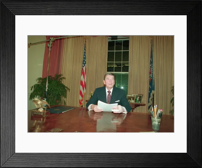 Framed Print : Ronald Reagan Giving Farewell Address Framed Print : Ronald Reagan Giving Farewell Address