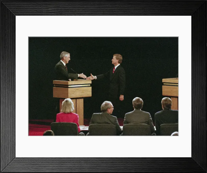 Framed Print : Lloyd Bentsen and Dan Quayle Shaking Hands Framed Print : Lloyd Bentsen and Dan Quayle Shaking Hands