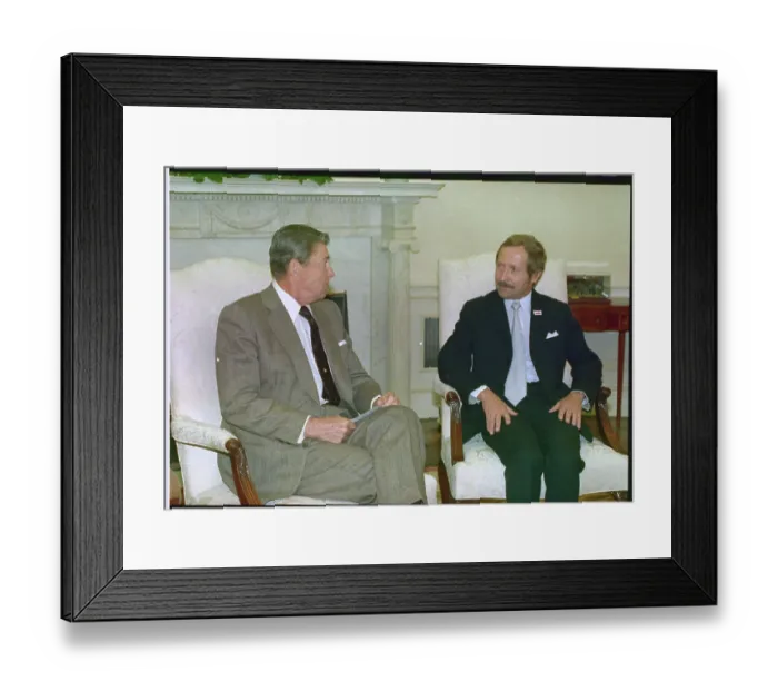 Framed Print : Ronald Reagan and Janusz Oniszkiewicz Conversing Framed Print : Ronald Reagan and Janusz Oniszkiewicz Conversing