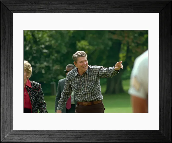 Framed Print : Ronald Reagan Waving to Supporters with His Wife Nancy Framed Print : Ronald Reagan Waving to Supporters with His Wife Nancy