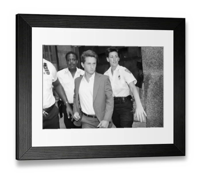 Framed Print : Bailiffs Escorting Sean Penn to Arraignment Framed Print : Bailiffs Escorting Sean Penn to Arraignment