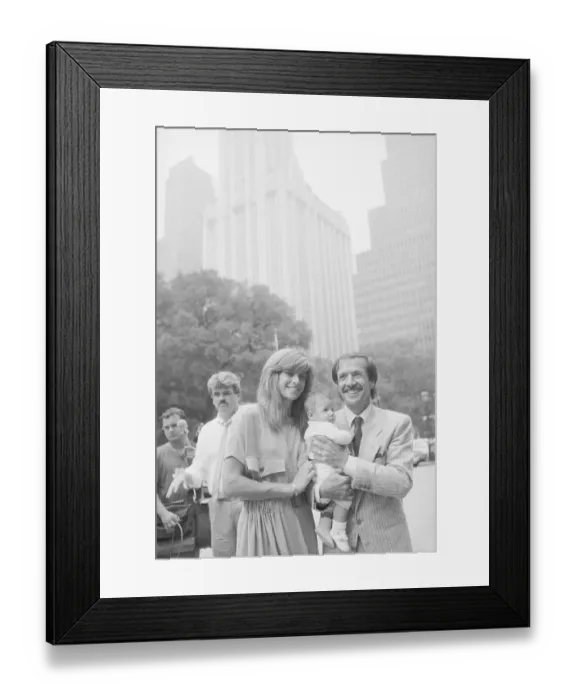 Framed Print : Sonny & Mary Bono W / Baby Daughter