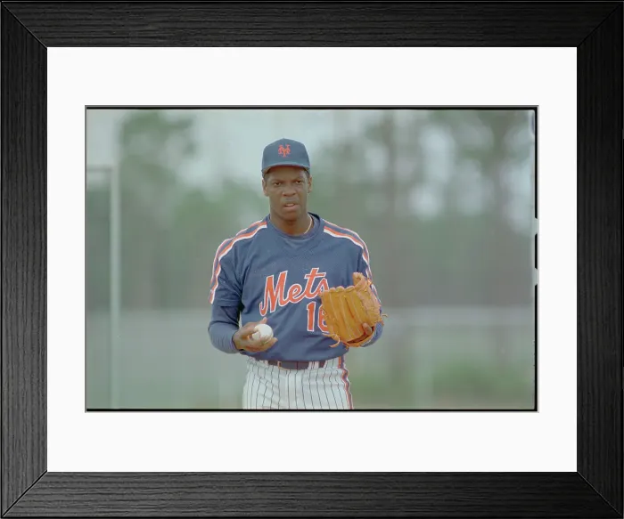 Framed Print : Portrait of Dwight Gooden Framed Print : Portrait of Dwight Gooden