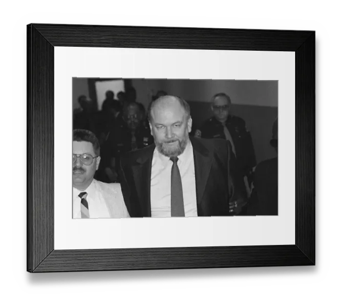 Framed Print : Murder Suspect Richard Kuklinski Enter Courtroom Framed Print : Murder Suspect Richard Kuklinski Enter Courtroom