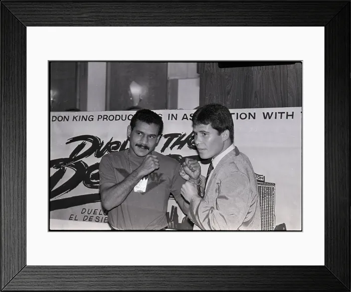 Framed Print : Julio Cesar Chavez with Edwin Rosario Framed Print : Julio Cesar Chavez with Edwin Rosario