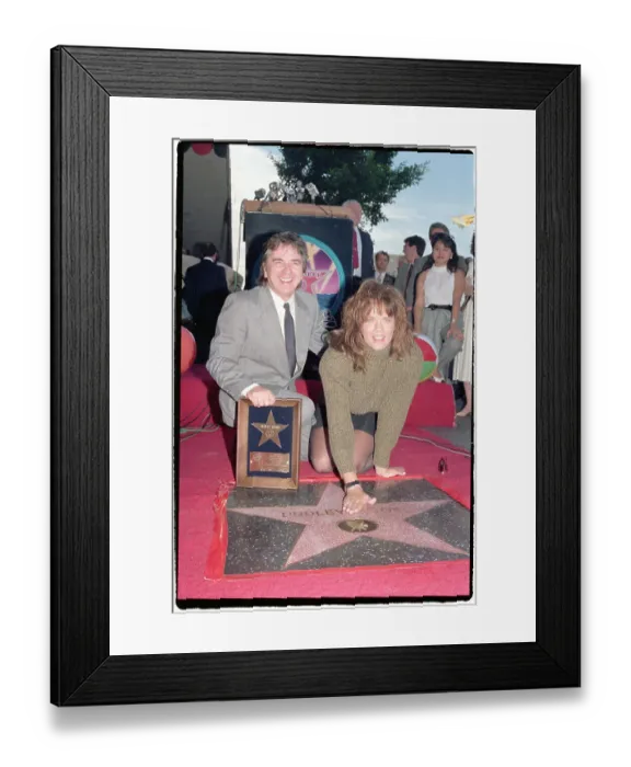 Framed Print : Dudley Moore with Girlfriend Brogan Lane Framed Print : Dudley Moore with Girlfriend Brogan Lane