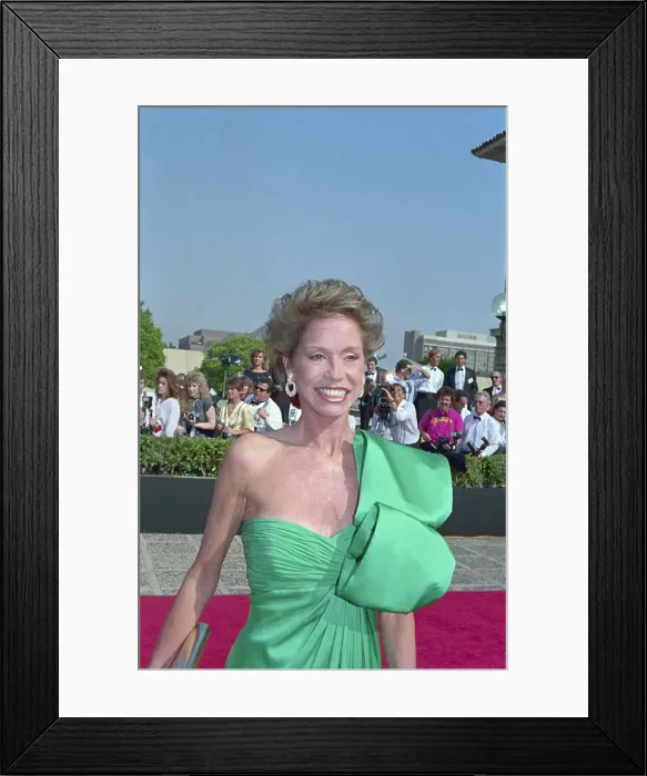 Framed Print : Portrait of Mary Tyler Moore Framed Print : Portrait of Mary Tyler Moore