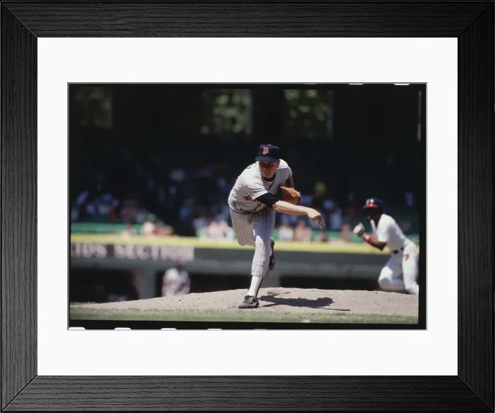 Framed Print : Joe Niekro Pitching Framed Print : Joe Niekro Pitching