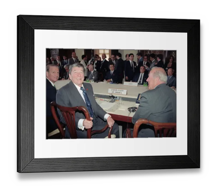 Framed Print : Ronald Reagan and George Shultz Sitting at Table Framed Print : Ronald Reagan and George Shultz Sitting at Table