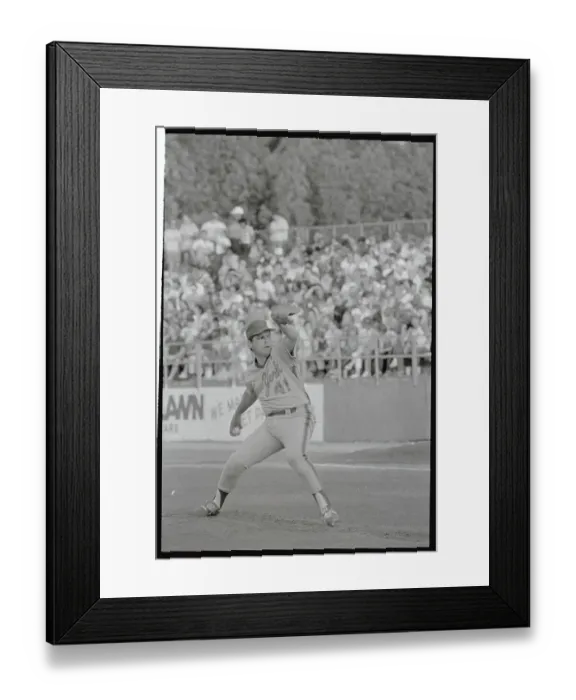 Framed Print : Tom Seaver in Pitching Position Framed Print : Tom Seaver in Pitching Position