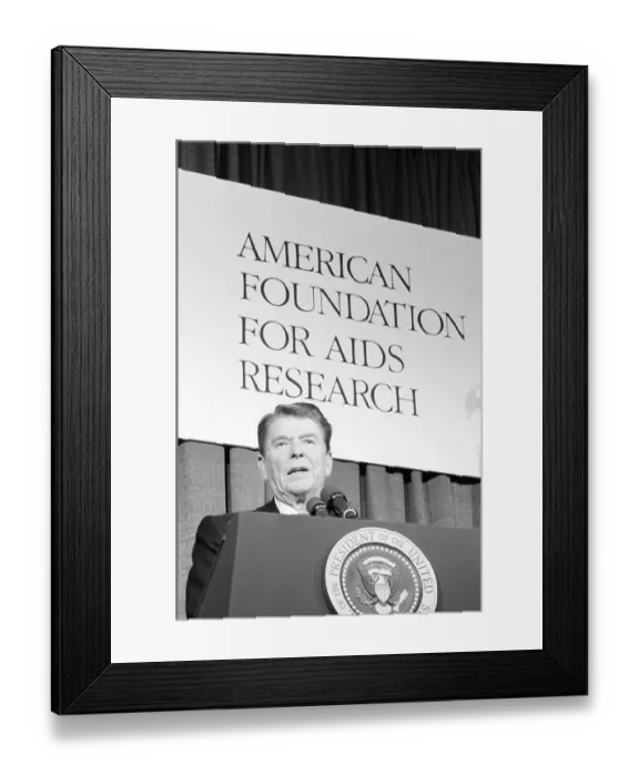 Framed Print : Ronald Reagan Addresses AIDS Dinner Framed Print : Ronald Reagan Addresses AIDS Dinner