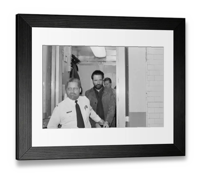 Framed Print : Gary Heidnik with Officer Framed Print : Gary Heidnik with Officer