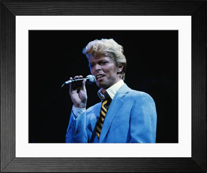 Framed Print : Portrait of David Bowie Singing Framed Print : Portrait of David Bowie Singing