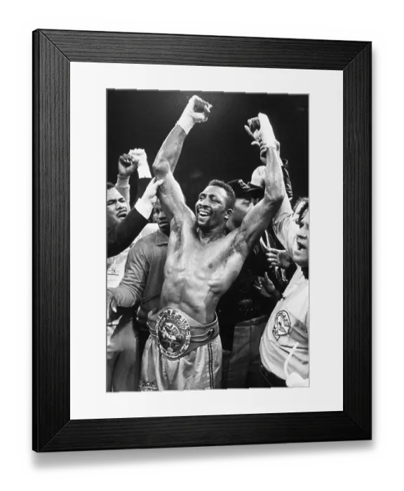 Framed Print : Thomas Hearns with Fists in Air Framed Print : Thomas Hearns with Fists in Air
