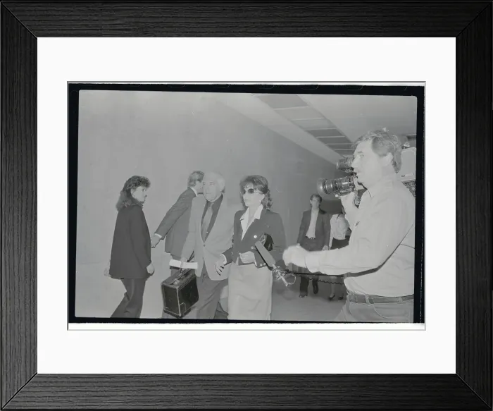 Framed Print : Actress Joan Collins Arriving at Court Framed Print : Actress Joan Collins Arriving at Court