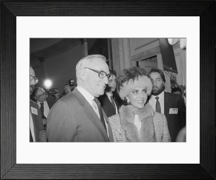 Framed Print : Elizabeth Taylor With Malcolm Forbes Framed Print : Elizabeth Taylor With Malcolm Forbes