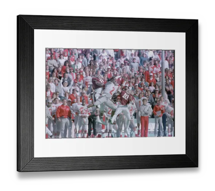 Framed Print : Chris Carter Jumps to Catch a Pass Framed Print : Chris Carter Jumps to Catch a Pass