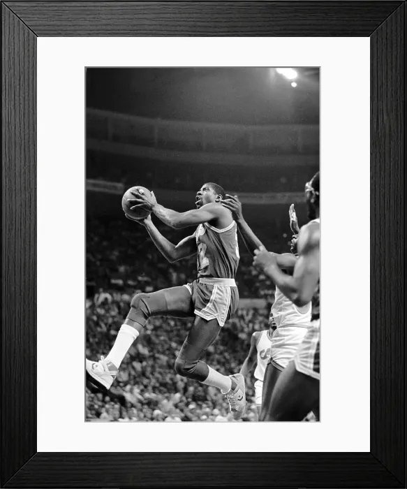 Framed Print : Magic Johnson Driving with Ball Framed Print : Magic Johnson Driving with Ball