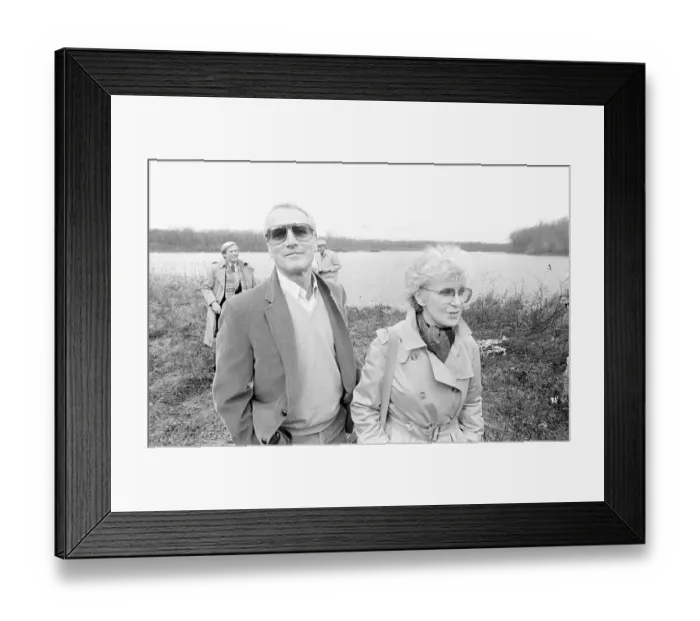 Framed Print : Paul Newman and Joanne Woodward Framed Print : Paul Newman and Joanne Woodward