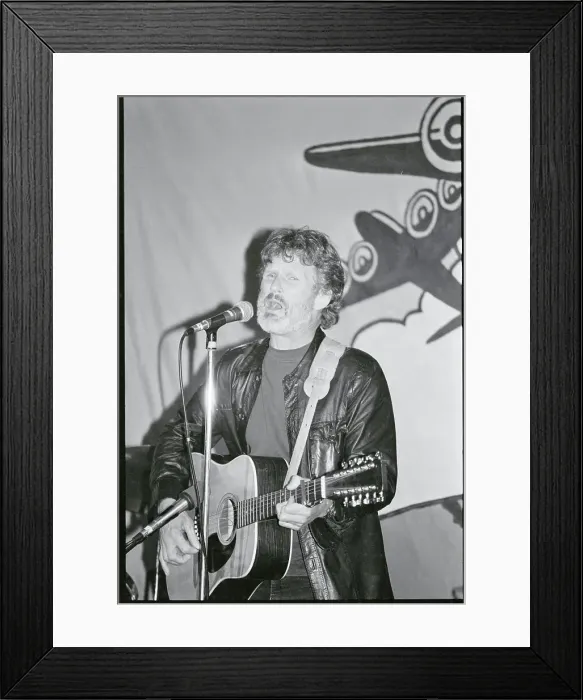 Framed Print : Kris Kristoferson Singing Framed Print : Kris Kristoferson Singing