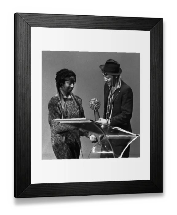 Framed Print : Alice Walker Receives Purple Globe Framed Print : Alice Walker Receives Purple Globe
