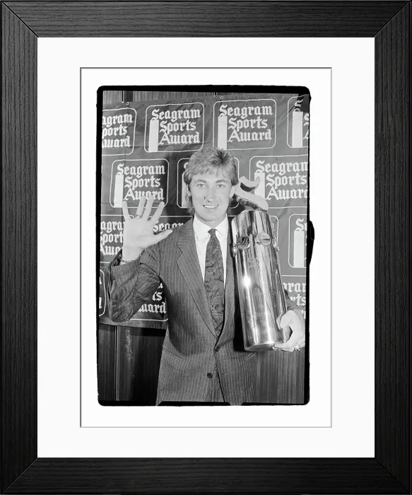 Framed Print : Wayne Gretzky Displays Fifth Player of the Year Award Framed Print : Wayne Gretzky Displays Fifth Player of the Year Award