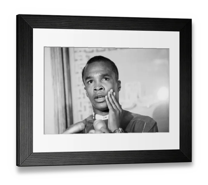Framed Print : Sugar Ray Leonard Speaking at Press Conference