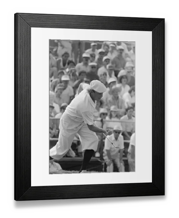 Framed Print : Payne Stewart Hitting a Golf Ball Framed Print : Payne Stewart Hitting a Golf Ball