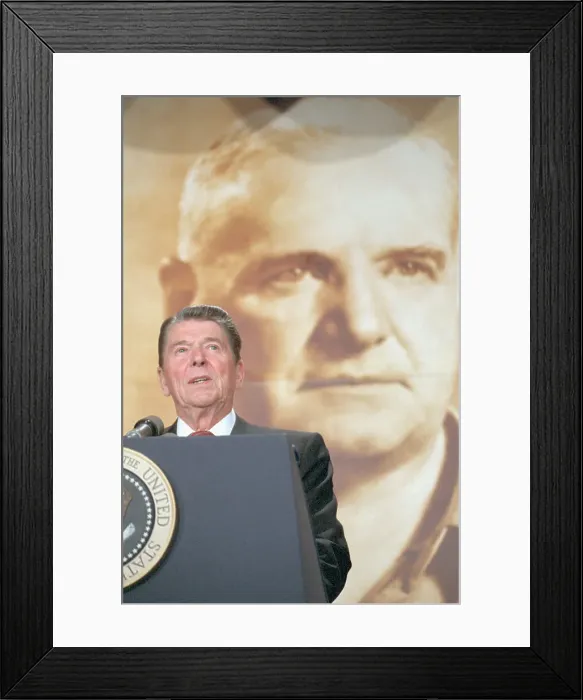 Framed Print : Ronald Reagan Speaking at Dinner Party Framed Print : Ronald Reagan Speaking at Dinner Party