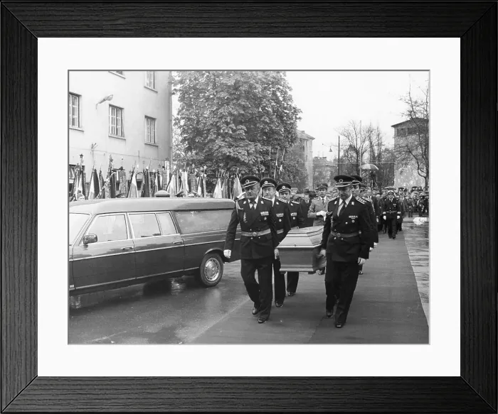 Framed Print : Funeral Procession for Yugoslavian President Josif Broz Tito Framed Print : Funeral Procession for Yugoslavian President Josif Broz Tito