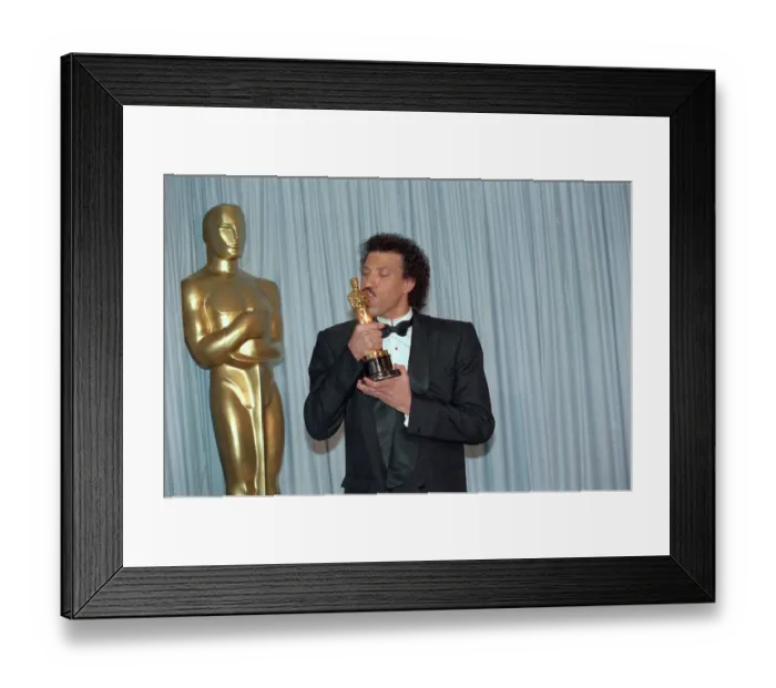 Framed Print : Lionel Richie Kissing Oscar Framed Print : Lionel Richie Kissing Oscar