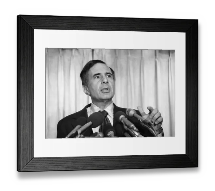 Framed Print : Carl Icahn in Press Conference Framed Print : Carl Icahn in Press Conference