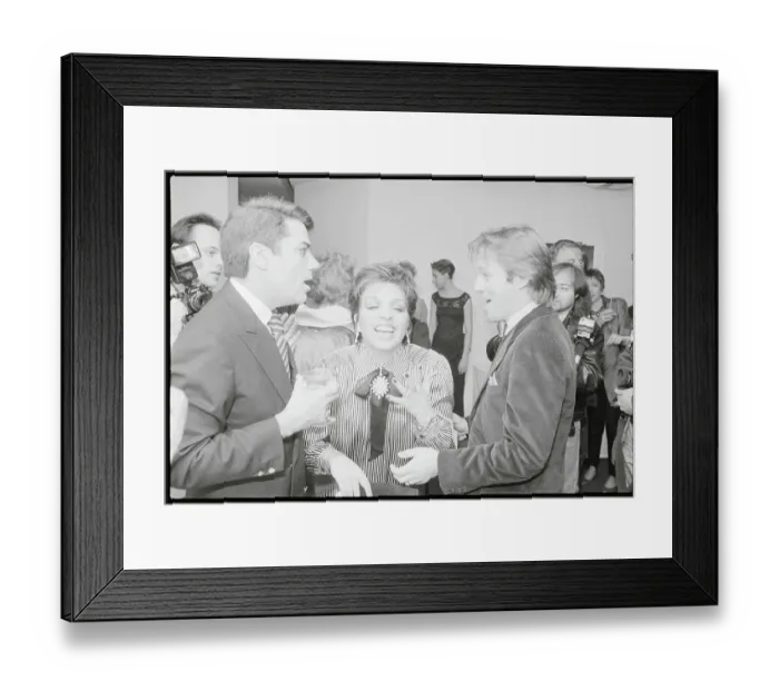 Framed Print : Liza Minnelli with Rex Reed and Richard Thomas Framed Print : Liza Minnelli with Rex Reed and Richard Thomas