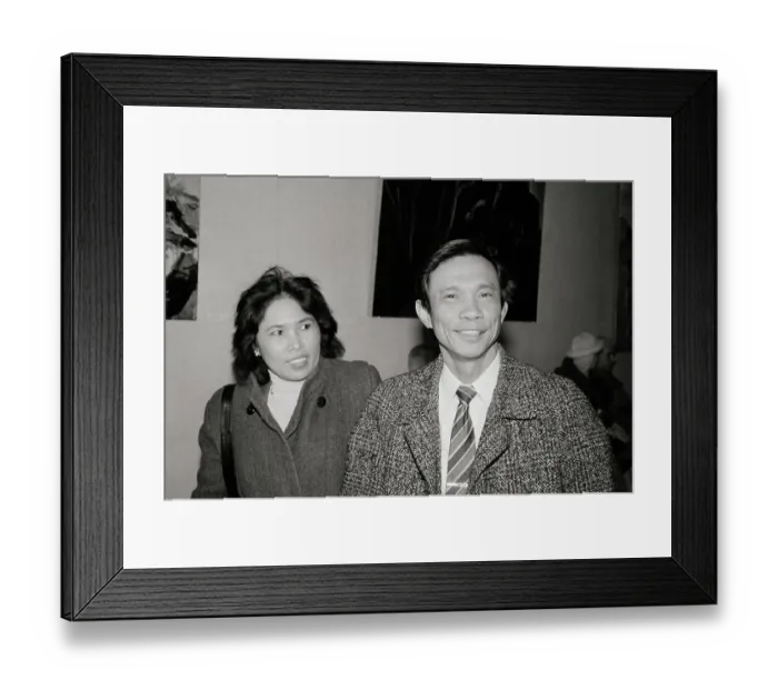 Framed Print : Dith Pran and Wife Sworn in as US Citizens Framed Print : Dith Pran and Wife Sworn in as US Citizens