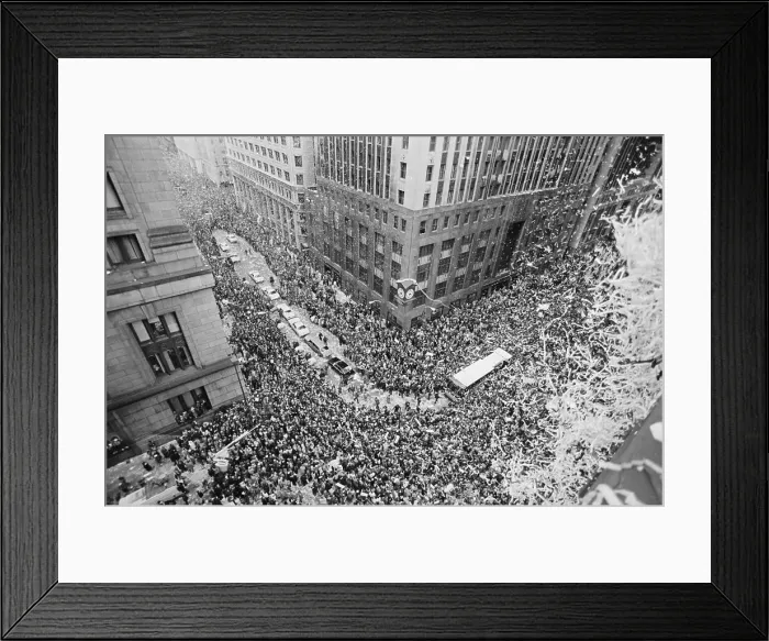 Framed Print : Chicago Bears Celebrate Super Bowl Victory Framed Print : Chicago Bears Celebrate Super Bowl Victory
