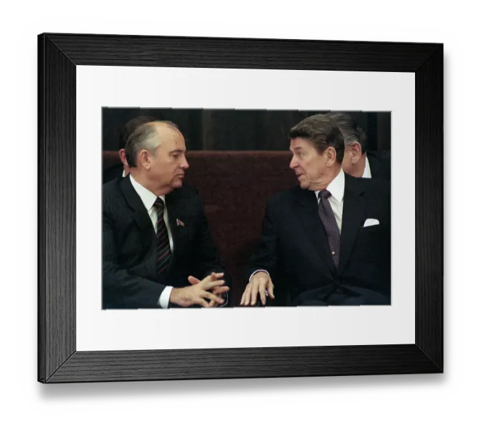 Framed Print : Ronald Reagan with Gorbachev Mikhail Framed Print : Ronald Reagan with Gorbachev Mikhail