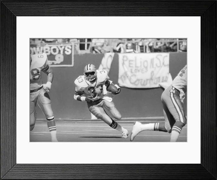 Framed Print : Tony Dorsett Running with Football Framed Print : Tony Dorsett Running with Football