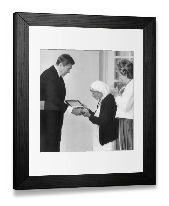Framed Print : Mother Teresa Receives Medal of Freedom Framed Print : Mother Teresa Receives Medal of Freedom