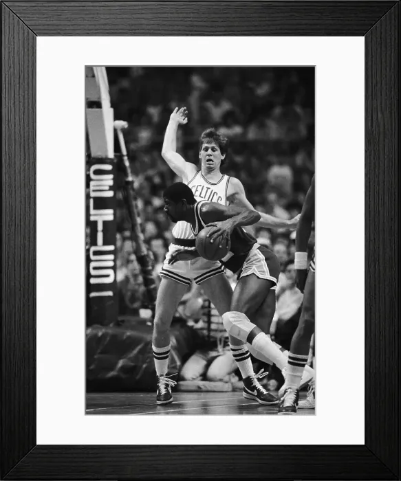 Framed Print : Magic Johnson Making Move with Ball Framed Print : Magic Johnson Making Move with Ball