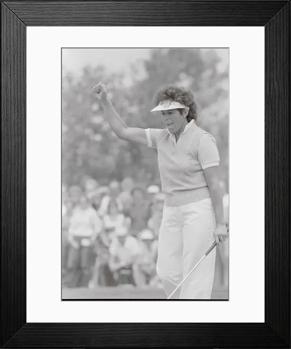 Framed Print : Nancy Lopez Celebrating a Birdie Framed Print : Nancy Lopez Celebrating a Birdie
