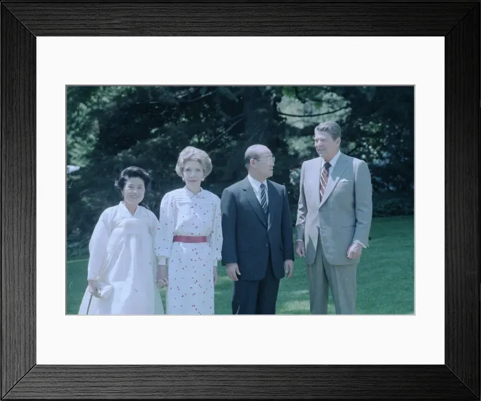 Framed Print : Ronald and Nancy Reagan with Chun Doo Hwan and Wife Framed Print : Ronald and Nancy Reagan with Chun Doo Hwan and Wife