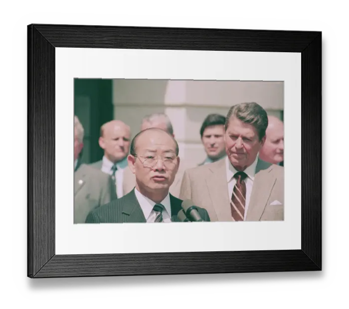 Framed Print : Ronald Reagan with Chun Doo Hwan