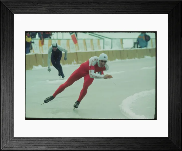 Framed Print : Canadian World Champion Speed Skater Gaetan Boucher in Action Framed Print : Canadian World Champion Speed Skater Gaetan Boucher in Action