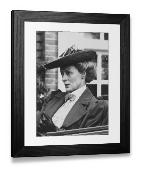 Framed Print : Portrait of Maggie Smith Framed Print : Portrait of Maggie Smith