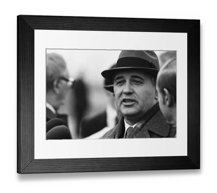 Framed Print : Gorbachev Arriving in London Framed Print : Gorbachev Arriving in London