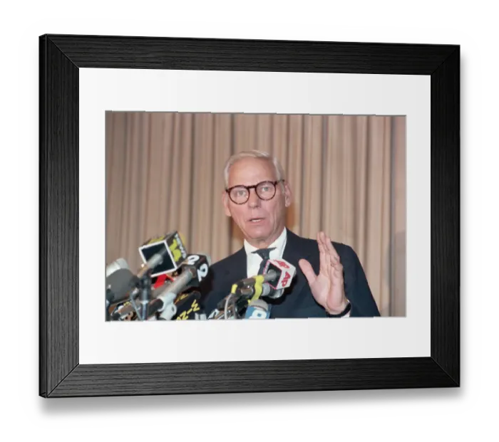Framed Print : Warren Anderson Speaking Framed Print : Warren Anderson Speaking